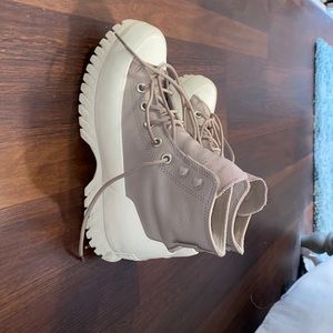 Platform leather converse